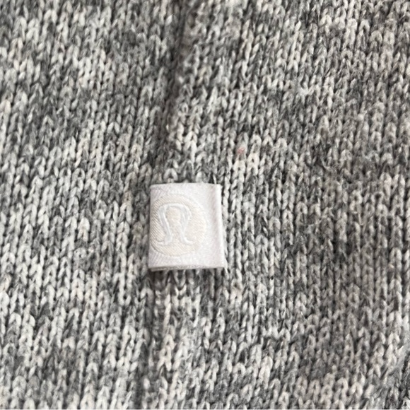 Lulu lemon pull over - Picture 2 of 4